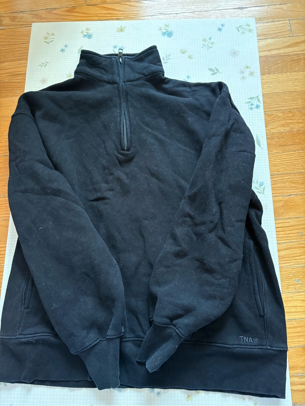aritzia sweatfleece 1/4 sleeve zip
